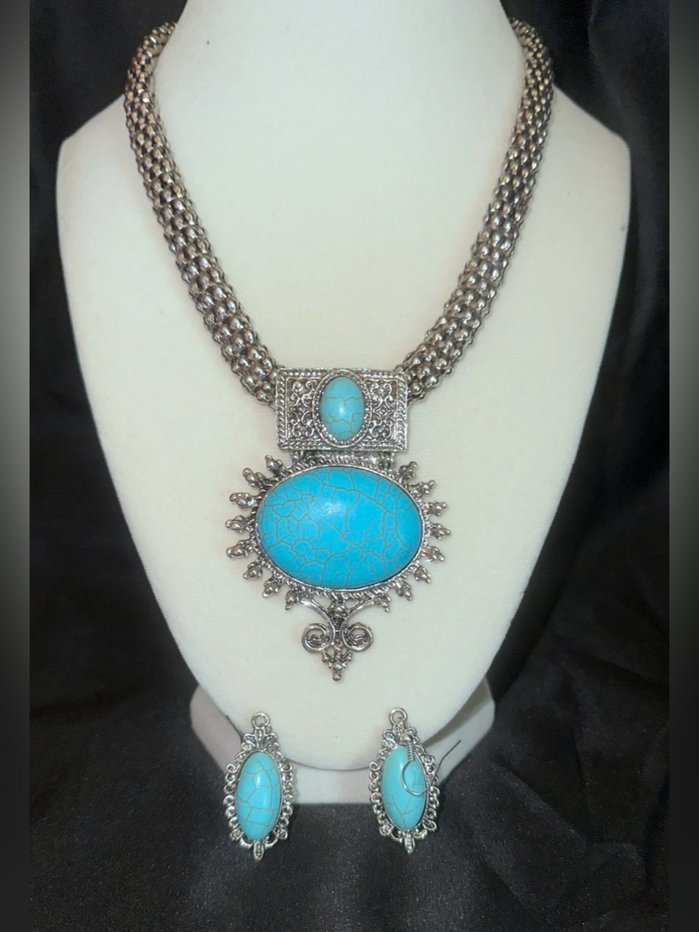 #JC23 Silver and Turquoise Jewelry Set